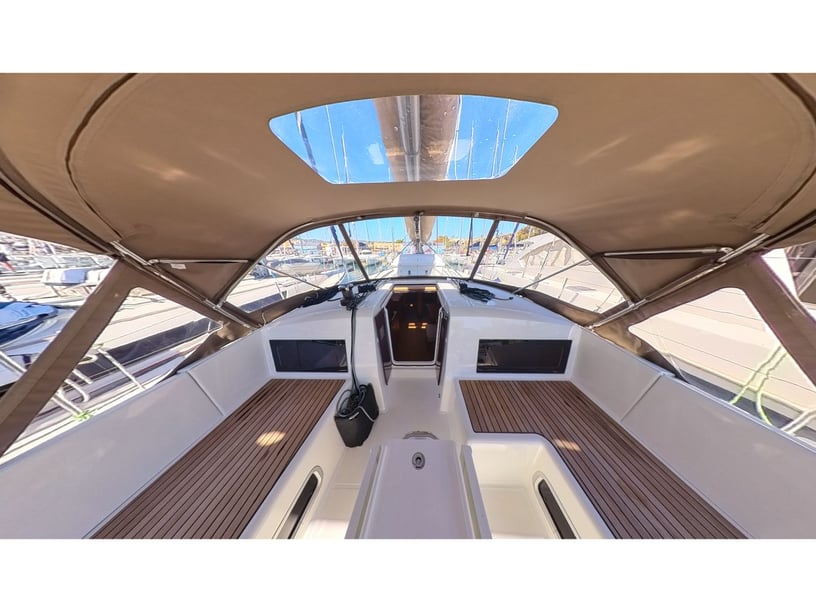 Palma de Mallorca Zeilboot Cabine 4  10  slaapplaatsen 10  gasten 13.39 m Lijstnummer: #16178