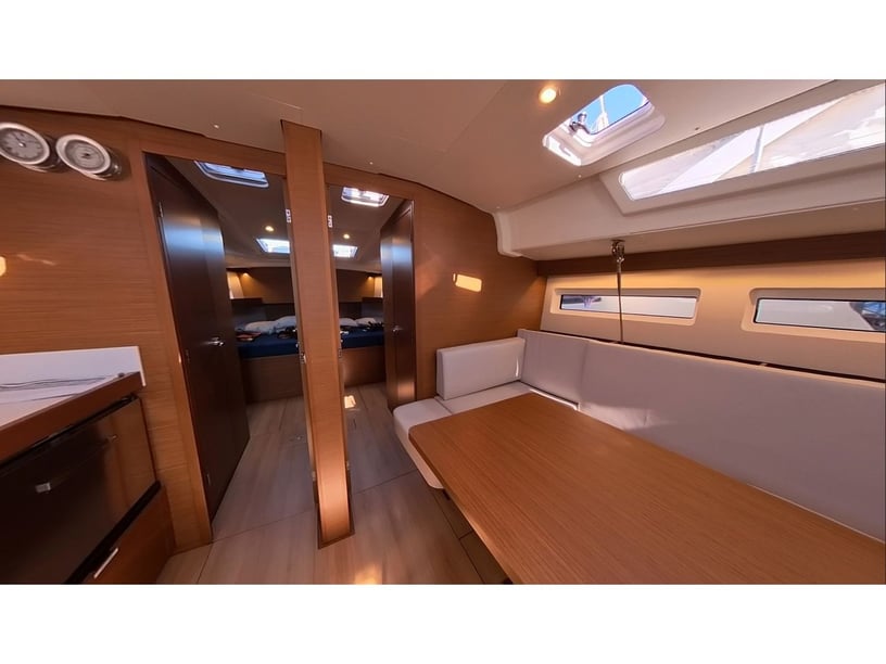 Palma de Mallorca Zeilboot Cabine 4  10  slaapplaatsen 10  gasten 13.39 m Lijstnummer: #16178 2