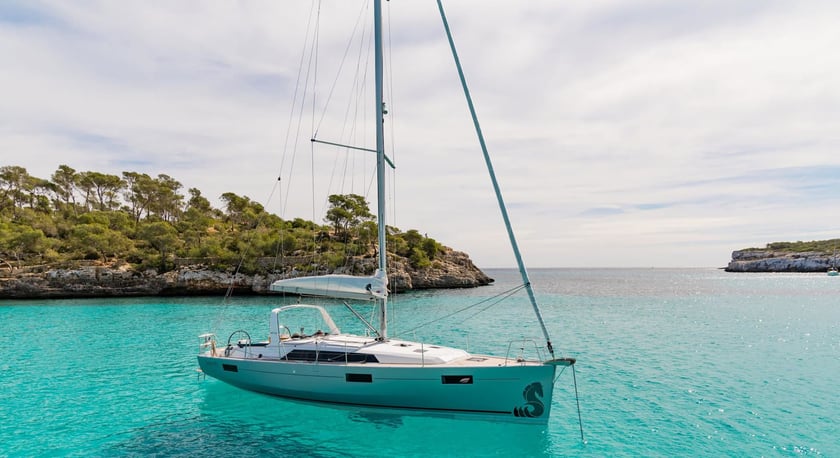 Martinique Segelboot 3 Kabine 6 Liegeplätze 6 Gäste 12.43 m Nummer des Inserats: #16193