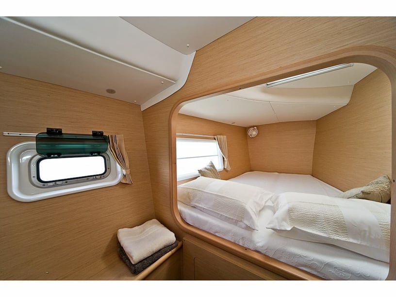 Martinique Catamaran Cabine 4  8  slaapplaatsen 10  gasten 11.45 m Lijstnummer: #16197 2