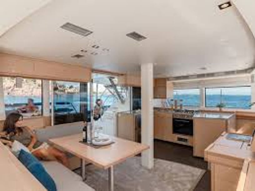 Martinique Catamaran 8 cabin 14 berths 14 guests 14.98 m Listing Number: #16202 2