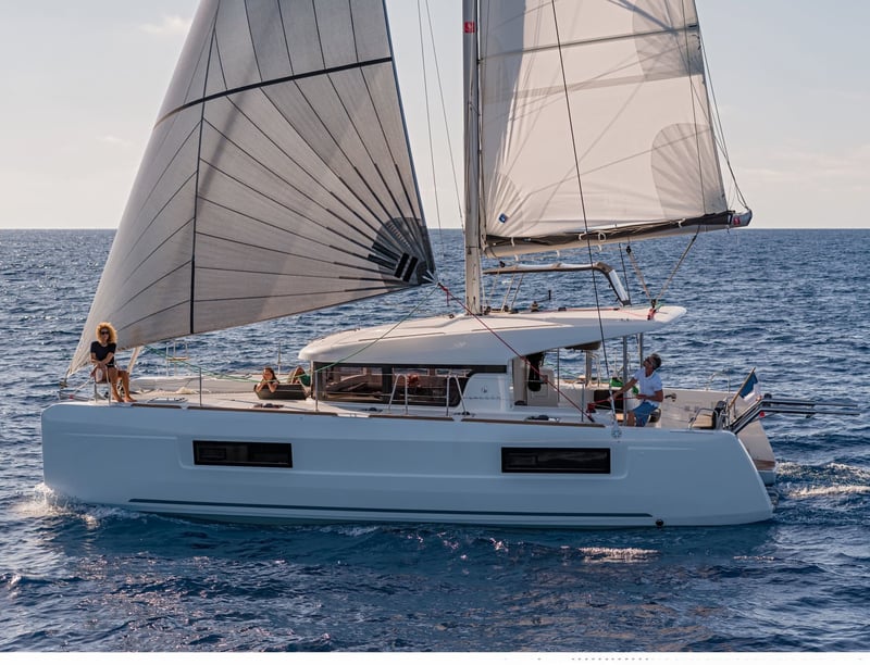 Martinique Katamaran 6 Kabine 10 Liegeplätze 10 Gäste 11.74 m Nummer des Inserats: #16208