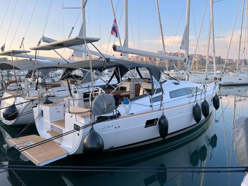 Pula Sailboat 3 cabin 8 berths 8 guests 13.85 m Listing Number: #16212 5