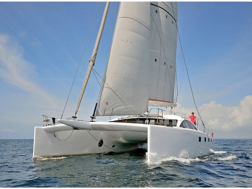 Saint Vincent Catamarano cabina 4  cuccette 8  8  ospiti 13.99 m Numero dell'inserzione: #16222