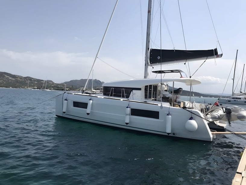 Portisco Catamaran Cabine 4  10  slaapplaatsen 10  gasten 11.74 m Lijstnummer: #16231