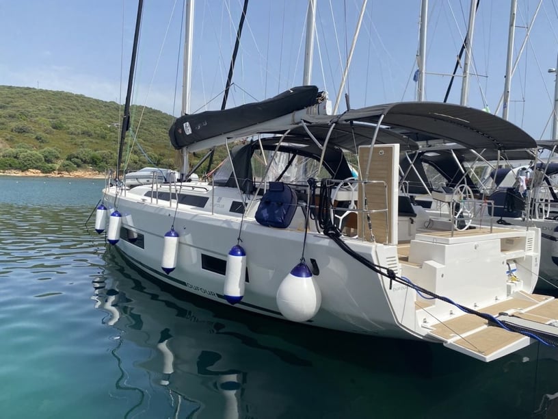 Portisco Sailboat 6 cabin 13 berths 13 guests 14.85 m Listing Number: #16235