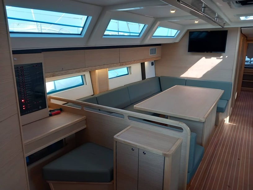 Biograd Voilier Cabine 5  Couchettes 12  Invités 12  17.55 m Numéro de l'annonce: #16250 5