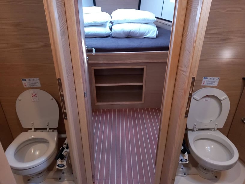 Biograd Voilier Cabine 5  Couchettes 12  Invités 12  17.55 m Numéro de l'annonce: #16250 3