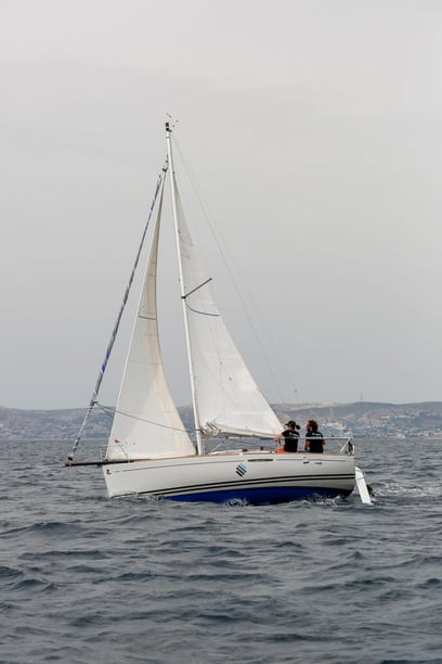 Marseille Sailboat 1 cabin 4 berths 6 guests 6.25 m Listing Number: #16263 4