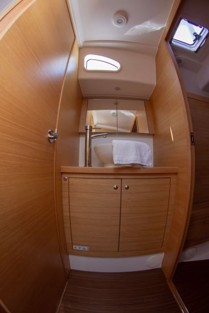 Rogoznica Sailboat 3 cabin 7 berths 7 guests 12.5 m Listing Number: #16265 5