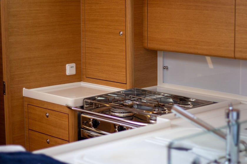 Rogoznica Sailboat 3 cabin 7 berths 7 guests 12.5 m Listing Number: #16265 4