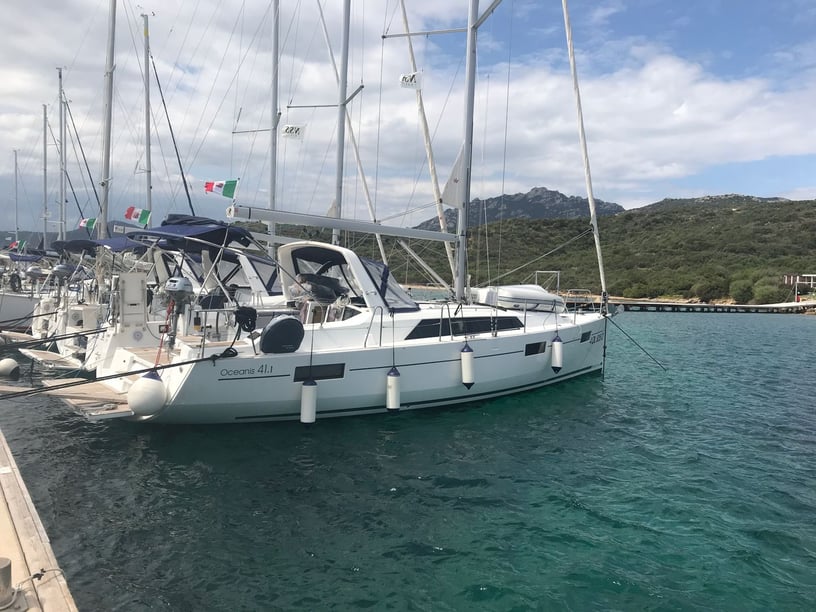 Furnari Sailboat 3 cabin 8 berths 8 guests 12.43 m Listing Number: #16281