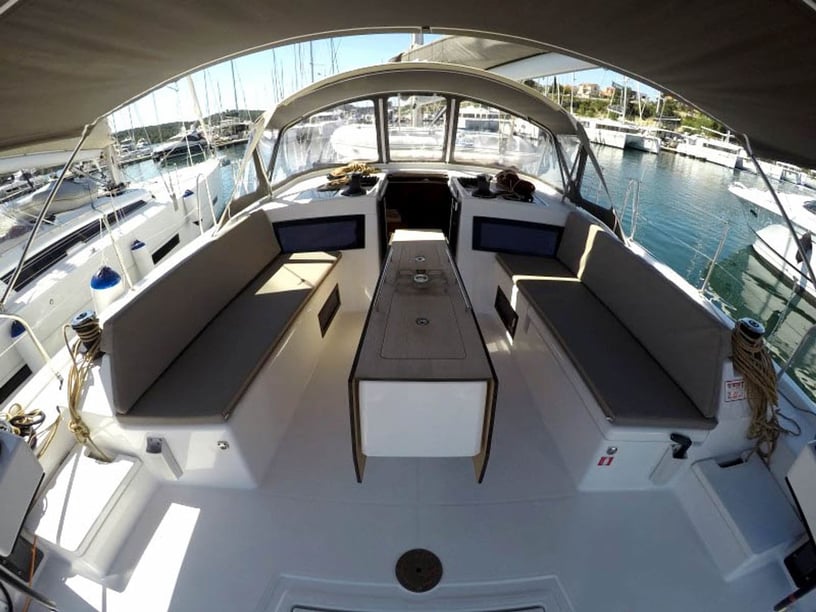 Sibenik Zeilboot Cabine 4  10  slaapplaatsen 10  gasten 14.85 m Lijstnummer: #16282 5