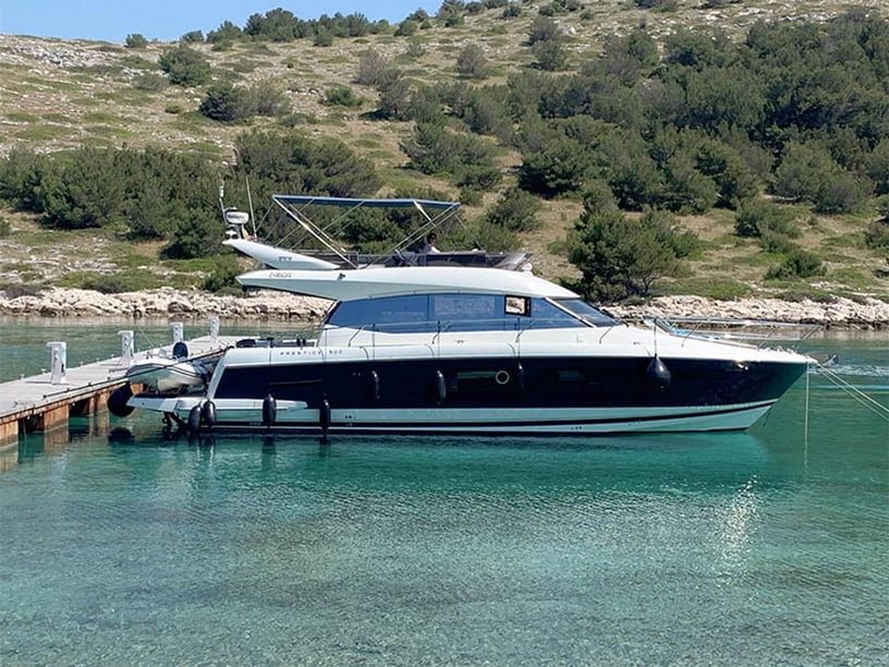 Sibenik Yacht à moteur Cabine 3  Couchettes 6  Invités 6  16.3 m Numéro de l'annonce: #16283