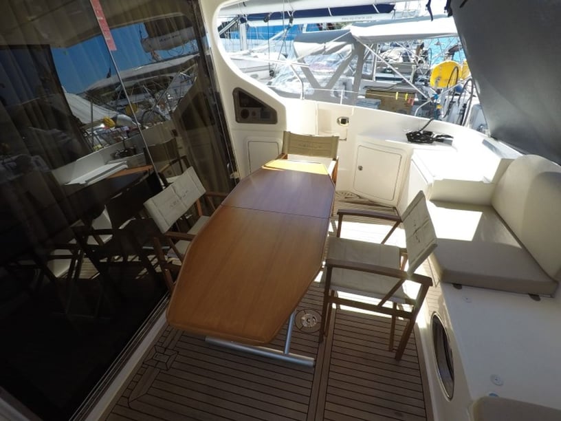 Sibenik Yacht à moteur Cabine 3  Couchettes 8  Invités 8  14.47 m Numéro de l'annonce: #16293 4