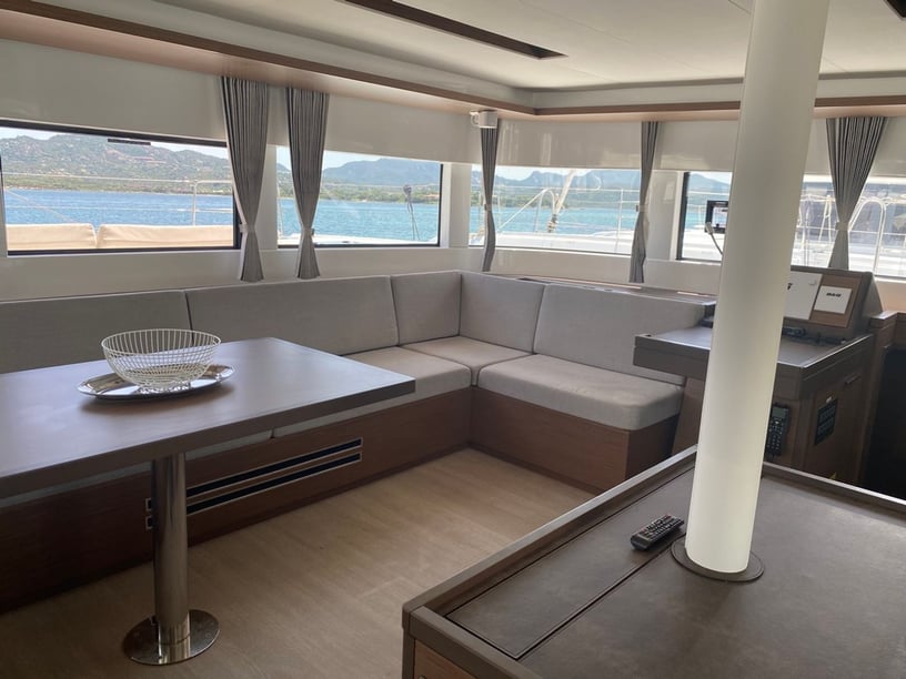 Portisco Catamaran 6 cabin 14 berths 14 guests 14.75 m Listing Number: #16303 2