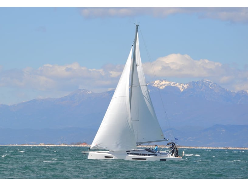Volos - Platania Sailboat 4 cabin 10 berths 10 guests 13.39 m Listing Number: #16315
