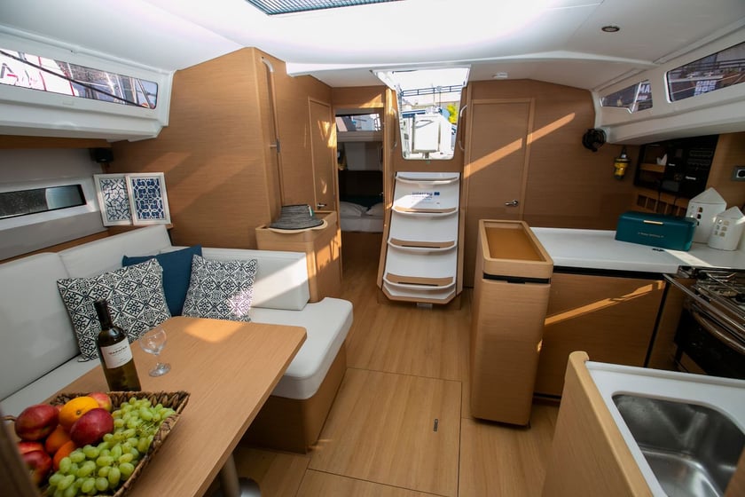 Volos - Platania Sailboat 4 cabin 10 berths 10 guests 13.39 m Listing Number: #16315 5