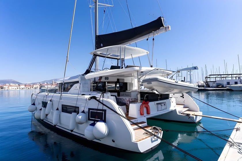 Rogoznica Catamaran 6 cabin 12 berths 12 guests 13.99 m Listing Number: #16336