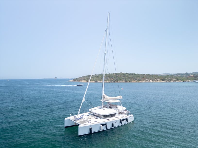 Portisco Catamaran 4 cabin 12 berths 12 guests 15.84 m Listing Number: #16338 5