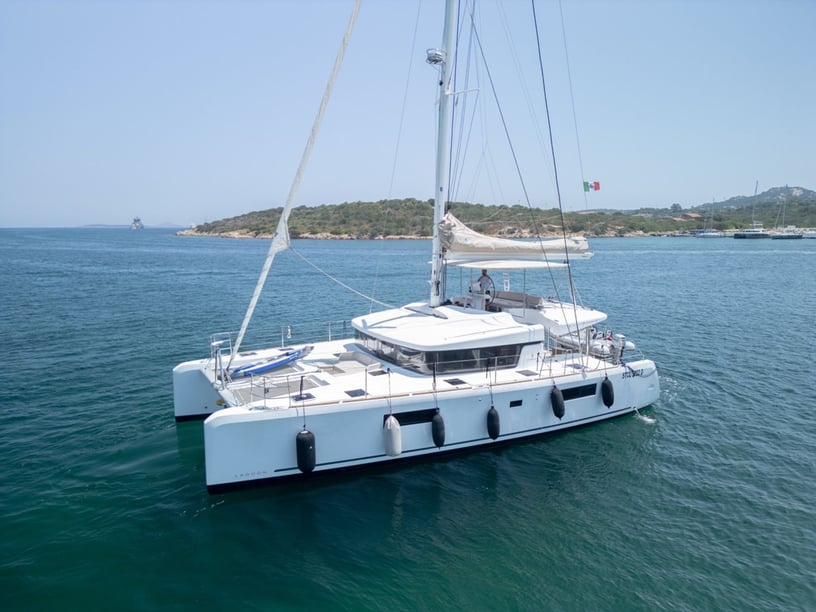 Portisco Catamaran 4 cabin 12 berths 12 guests 15.84 m Listing Number: #16338