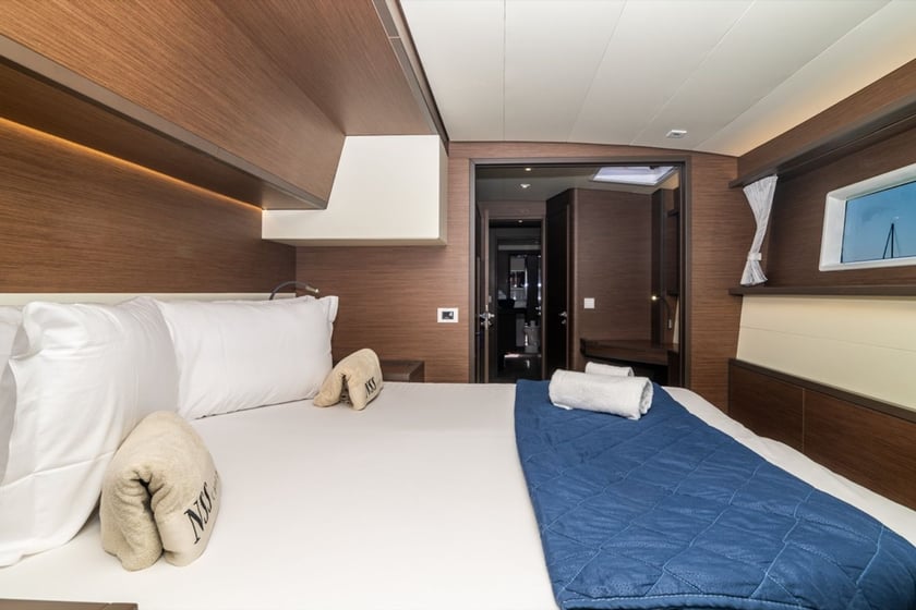 Portisco Catamaran 4 cabin 12 berths 12 guests 15.84 m Listing Number: #16338 3