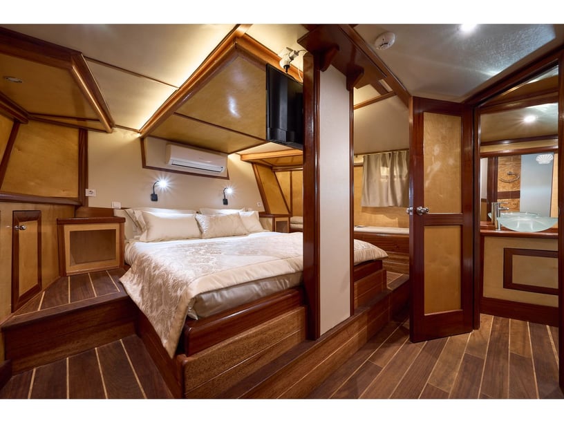 Omiš Gulet Cabine 4  10  slaapplaatsen 8  gasten 23 m Lijstnummer: #16370 2