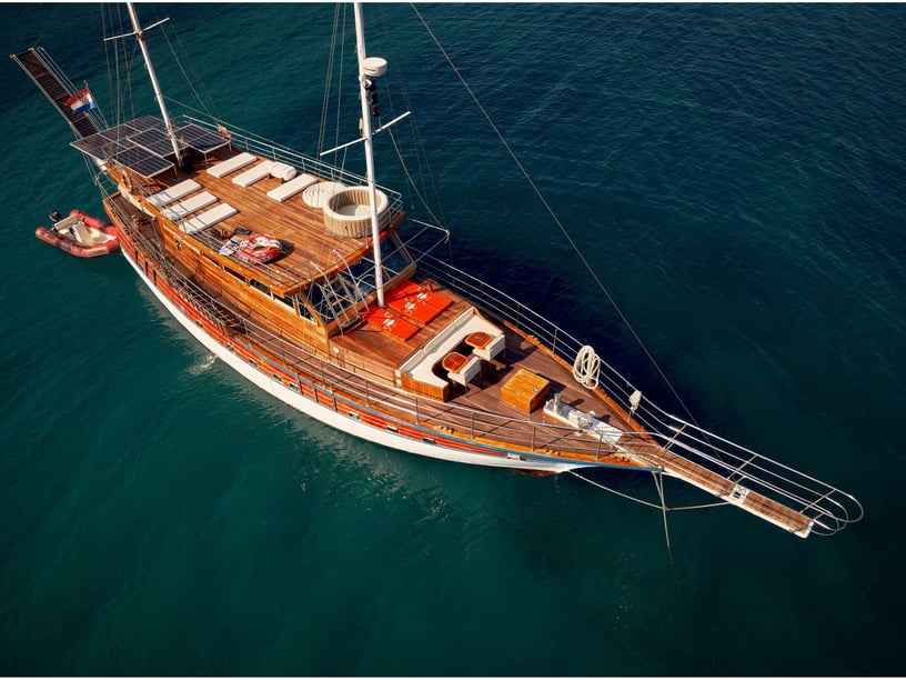 Omiš Gulet Cabine 4  10  slaapplaatsen 8  gasten 23 m Lijstnummer: #16370