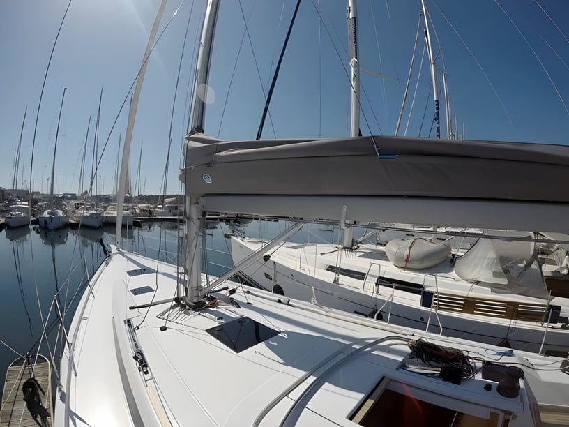 Šibenik Sailboat 3 cabin 8 berths 8 guests 14.35 m Listing Number: #16373 4