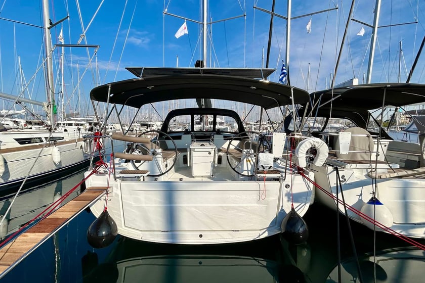 Gouvia Velero Cabina 4  10  literas 10  invitados 12.87 m Número de anuncio: #16378