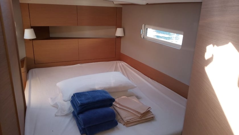 Palamos Sailboat 3 cabin 8 berths 8 guests 12.35 m Listing Number: #16383 3