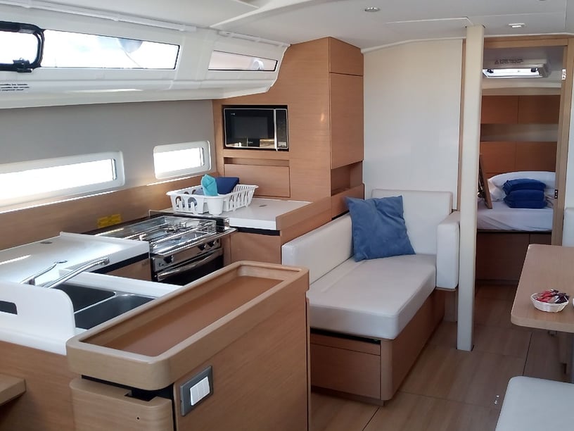 Palamos Sailboat 3 cabin 8 berths 8 guests 12.35 m Listing Number: #16383 2