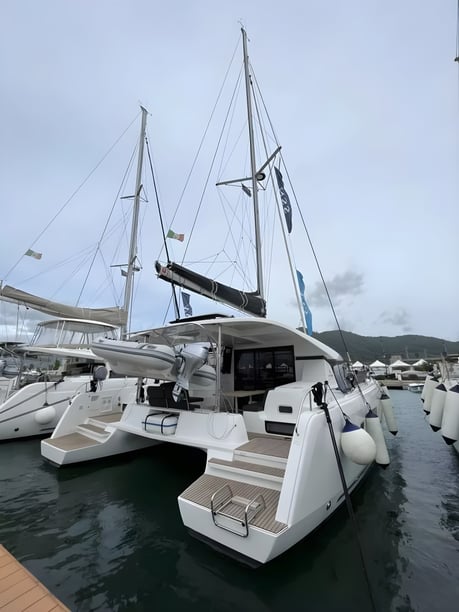 Salerne Catamaran Cabine 6  Couchettes 12  Invités 12  12.8 m Numéro de l'annonce: #16421