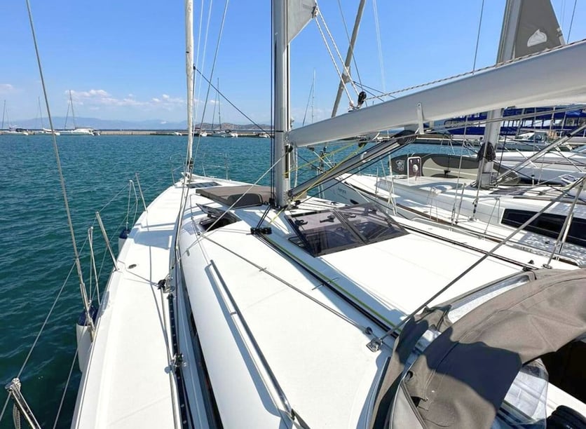 Volos Sailboat 4 cabin 10 berths 10 guests 13.39 m Listing Number: #16429 3