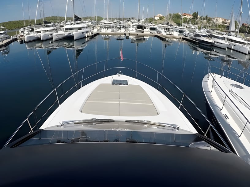 Sibenik Yacht à moteur Cabine 3  Couchettes 8  Invités 8  15.64 m Numéro de l'annonce: #16441 4