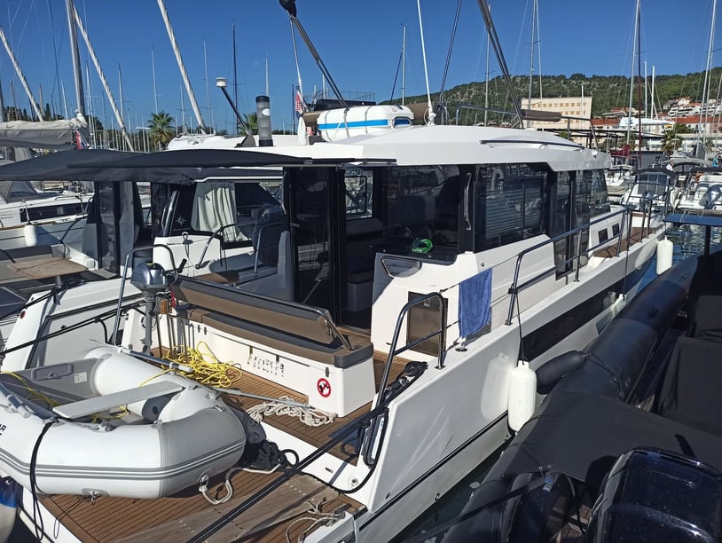 Kaštel Gomilica Motorboot Cabine 3  8  slaapplaatsen 8  gasten 11.66 m Lijstnummer: #16448 4