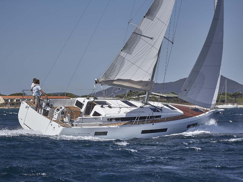 Las Galletas Sailboat 4 cabin 10 berths 10 guests 14.42 m Listing Number: #16455