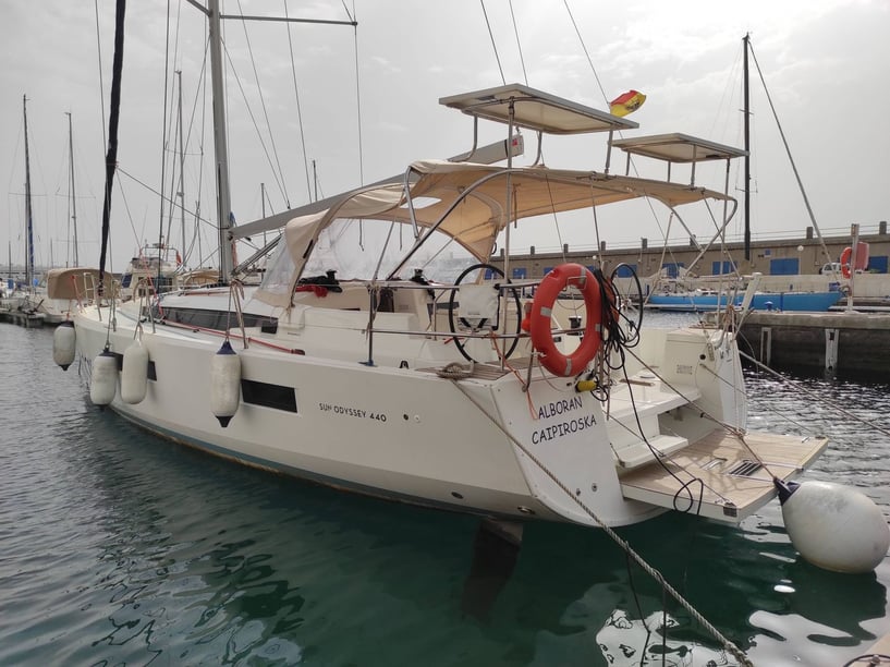 Las Galletas Sailboat 4 cabin 10 berths 10 guests 14.42 m Listing Number: #16455 4