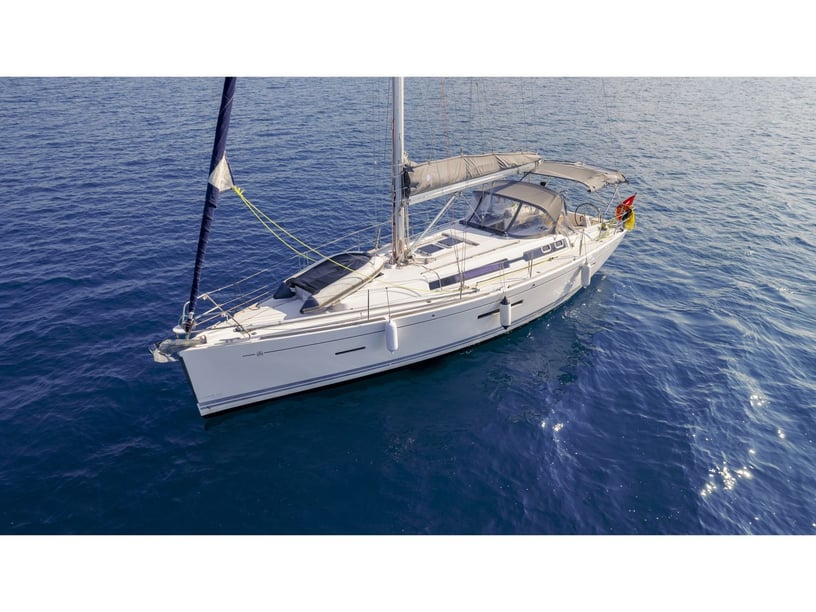 Fethiye Sailboat 3 cabin 6 berths 7 guests 12.17 m Listing Number: #16478
