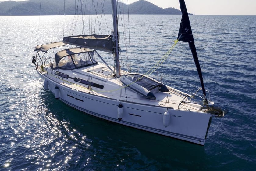 Gocek Zeilboot Cabine 3  6  slaapplaatsen 6  gasten 12.17 m Lijstnummer: #16478 2