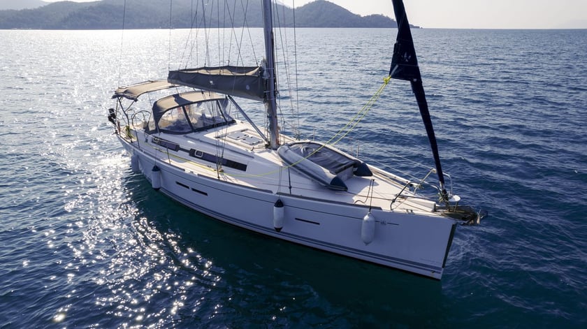 Fethiye Sailboat 3 cabin 6 berths 7 guests 12.17 m Listing Number: #16478 2