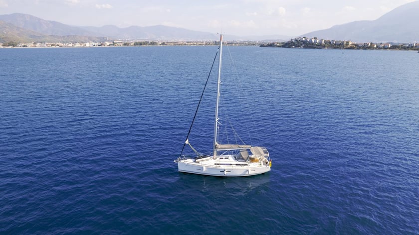 Fethiye Sailboat 3 cabin 6 berths 7 guests 12.17 m Listing Number: #16478 5