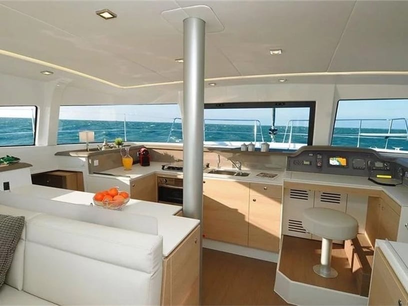 Castiglioncello Catamaran Cabine 4  Couchettes 8  Invités 8  12.19 m Numéro de l'annonce: #16487 5