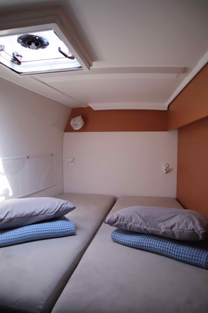 Paros Catamaran Cabine 6  Couchettes 10  Invités 10  11.33 m Numéro de l'annonce: #16530 3