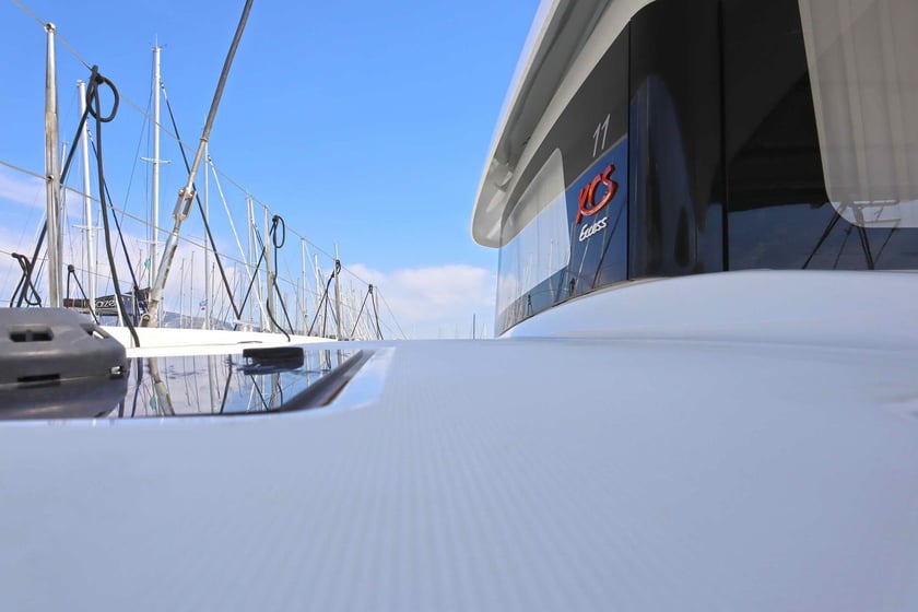 Paros Catamaran Cabine 6  Couchettes 10  Invités 10  11.33 m Numéro de l'annonce: #16530 5