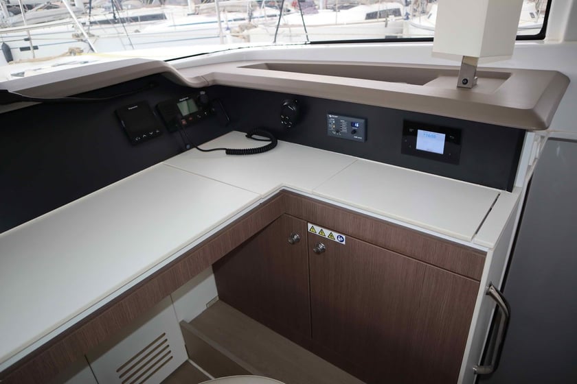 Paros Catamaran Cabine 4  Couchettes 10  Invités 10  12.37 m Numéro de l'annonce: #16539 4