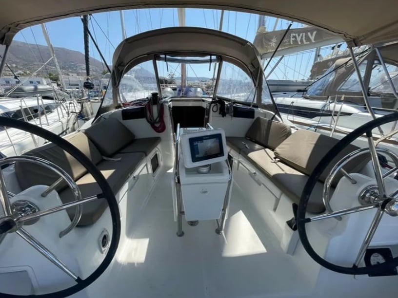 Paros Zeilboot Cabine 3  8  slaapplaatsen 8  gasten 12.5 m Lijstnummer: #16576