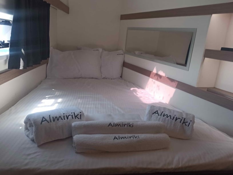 Paros Katamaran 5 kabin Konaklama 8 kişi Seyir 8 kişi 11.73 m İlan No: #16584 5