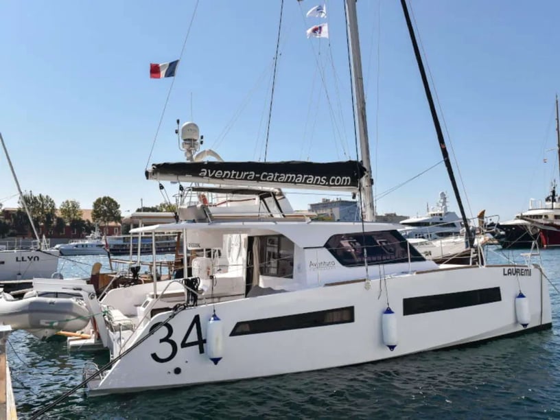 Zadar Catamaran 3 cabin 6 berths 6 guests 9.98 m Listing Number: #16603 2