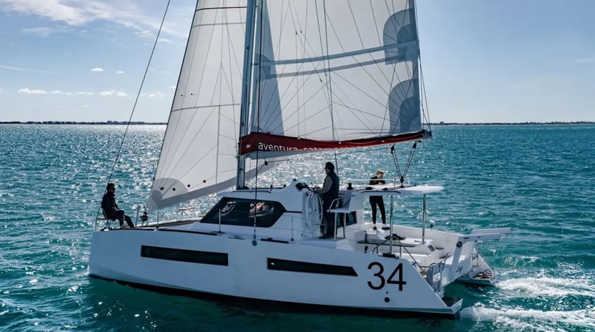 Zadar Catamaran Cabine 3  6  slaapplaatsen 6  gasten 9.98 m Lijstnummer: #16603